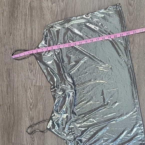 H&M Liquid Silver Draped Neckline Strappy Camisole Tank Metallic XL - Picture 11 of 12